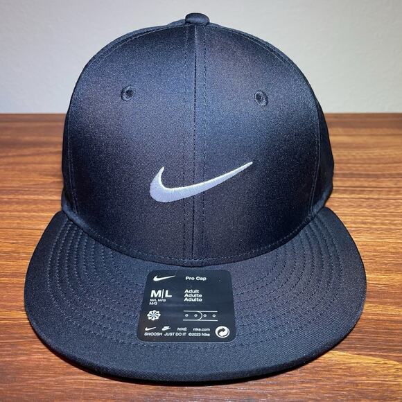 Nike Pro Cap Structured Round Bill Hat M/L Flat Bill Snapback FJ0437 010 Black - Picture 1 of 8